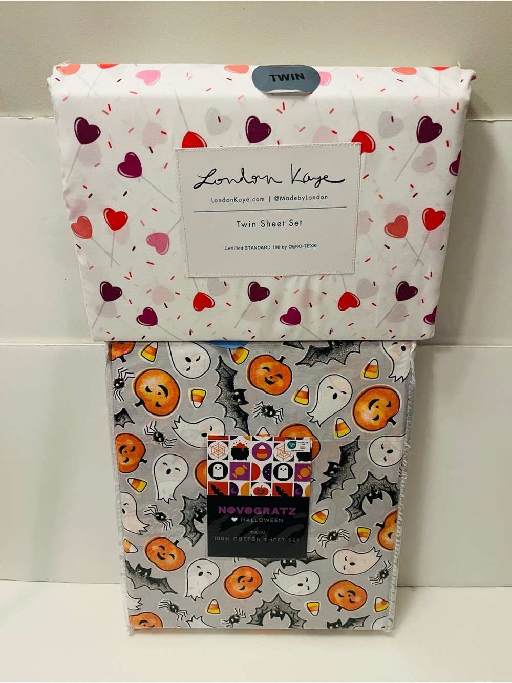Novogratz & London Kaye Lot of 2 Twin Sheet Sets Halloween Bat Valentine Heart